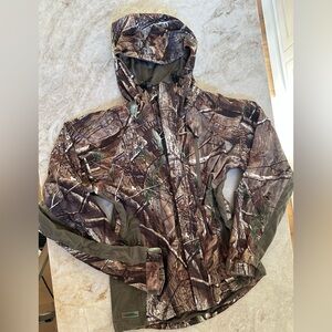 Women’s small camouflage rain jacket